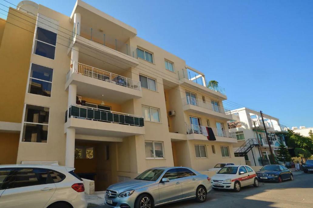 Huge Penthouse With Private Pool Apartment Paphos Bagian luar foto